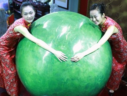 הפנינה הגדולה ביותר בסין (צילום: צילומסך מתוך: dailymail.co.uk)